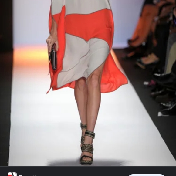 BCBG MaxAzria RUNWAY silk blend dress - Picture 2 of 7